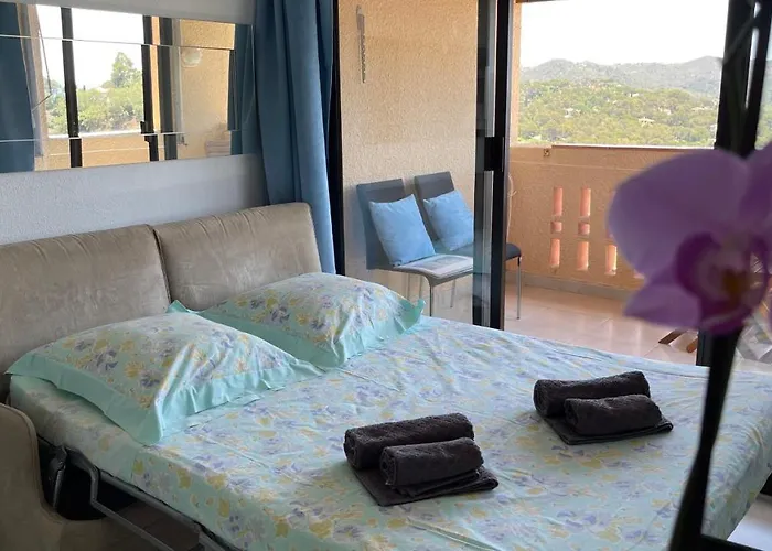 Gigaro View Sylvabelle 라크루아발메르