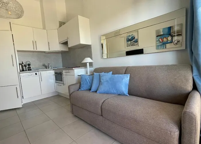 Gigaro View Sylvabelle * 라크루아발메르